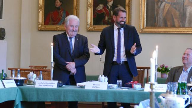 Minister Olaf Lies diskutierte bei der Landschaft