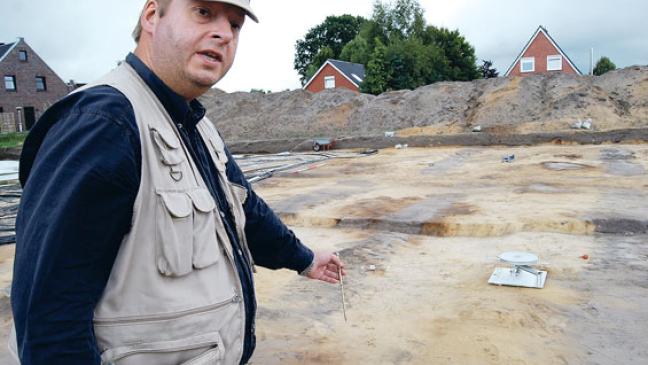 Grabungen nach Steinhaus-Relikten in Stapelmoor