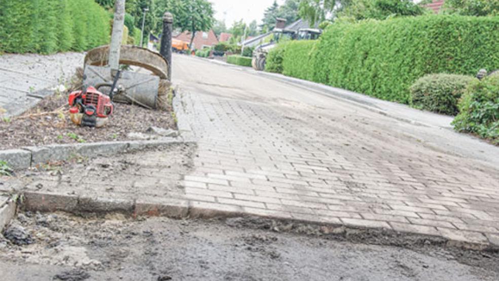 In der Brunnenstraße soll morgen eine neue Asphaltdecke eingebaut werden. © Foto: Hanken