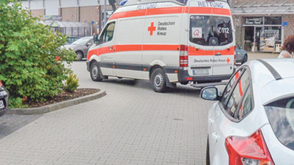 Der 60-Jährige wurde bei dem Unfall verletzt und musste mit dem Rettungswagen abgeholt werden. © Foto: Muising