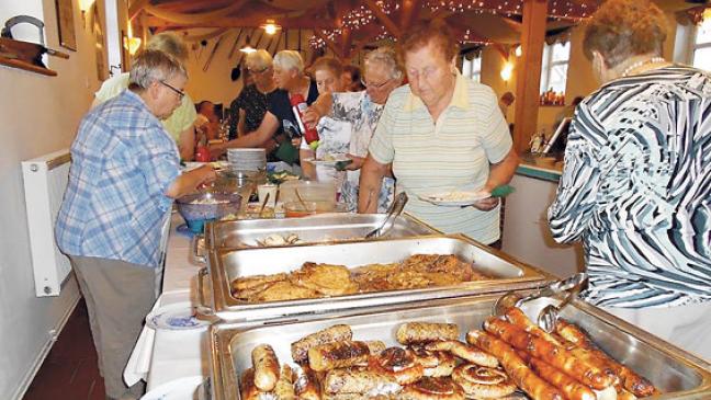 Stapelmoorer Landfrauen lassen es sich schmecken