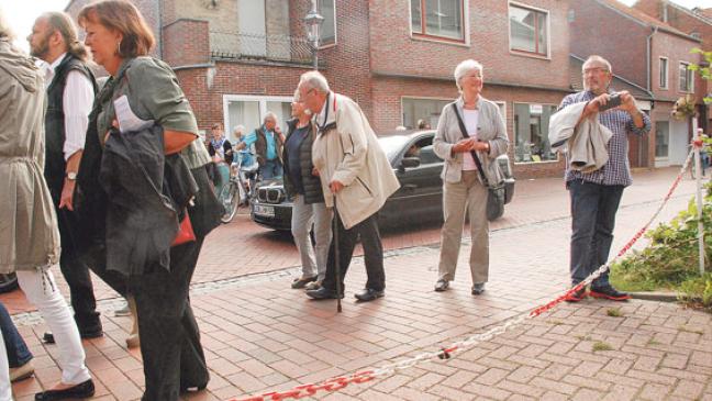 Blick auf die Menora nur im Vorbeigehen