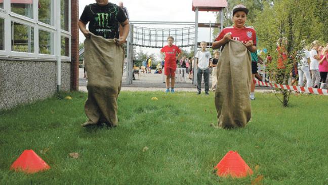 50 Jahre Carl-Goerdeler-Schule: Alte Spiele zum Jubiläum