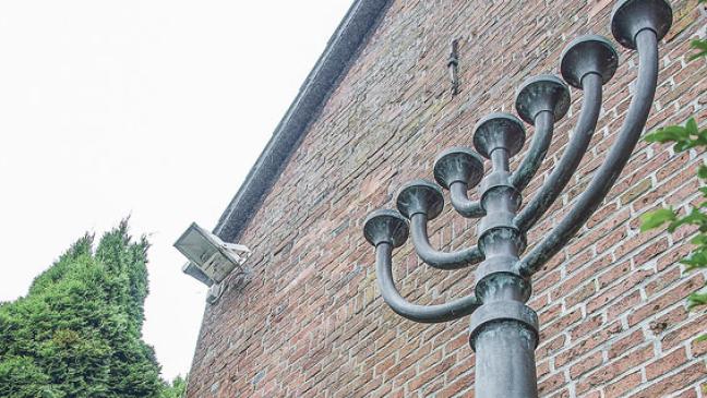 Menora-Stätte: Wer macht den Weg frei?