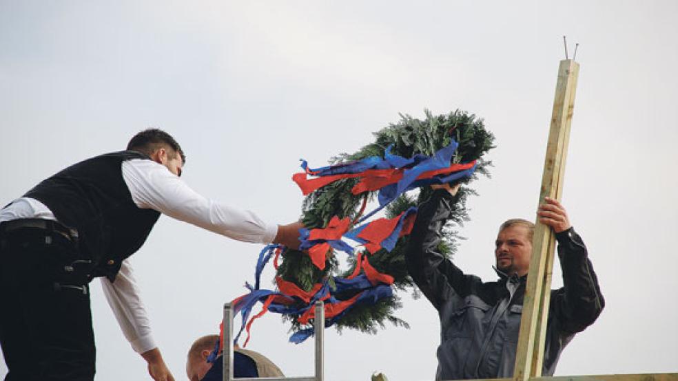 Richtfest für das neue Gerätehaus der Feuerwehr Vellage wurde am 3. November 2009 gefeiert. Jetzt geht es um die Zukunft der Ortswehr. © Archivfoto: Hoegen