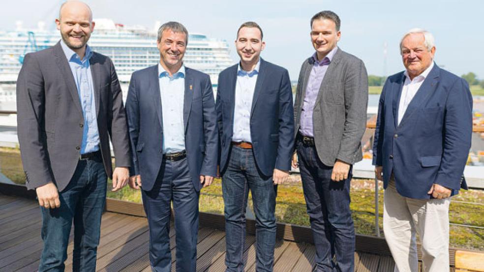 Trafen sich einem ersten Meinungsaustausch (von links): Werft-Geschäftsführer Tim Meyer, der SPD-Bundestagsabgeordnete Johann Saathoff, der Betriebsratsvorsitzende Nico Bloem, dessen Stellvertreter Uwe Sap und Werft-Berater Jochen Zerrahn. Weitere Gespräche sollen folgen. © Foto: Meyer Werft