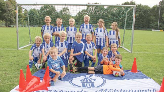 F-Junioren kicken für das Hospizhuus