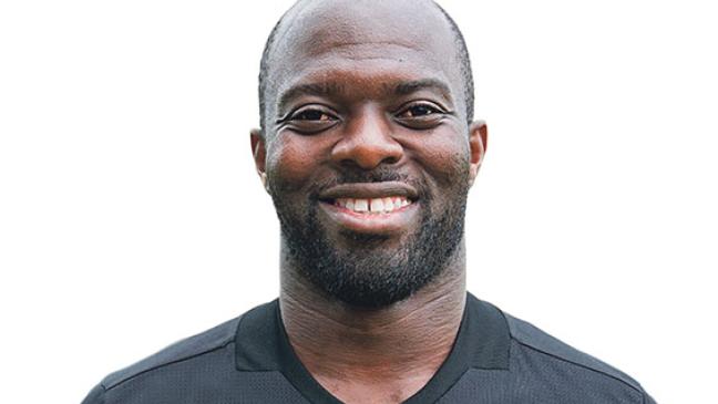 Hans Sarpei macht Borussia Kicker fit