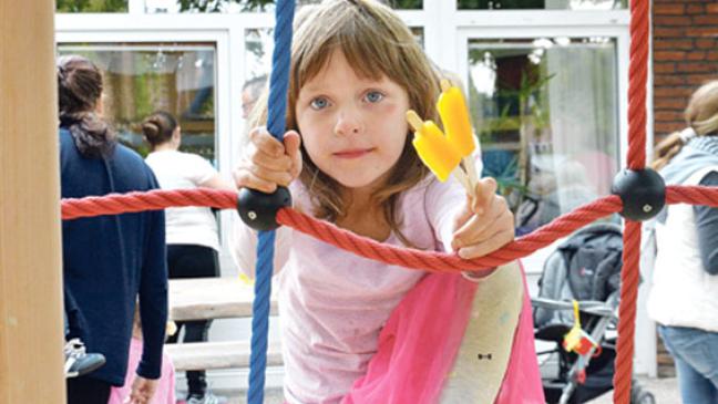 Sommerfest: Kletterturm wird auf die Probe gestellt