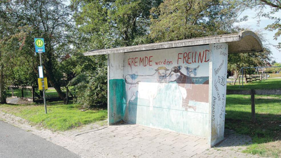 Die Bushaltestelle an der Hofstraße in Neu-Jemgum soll neu gestaltet werden. © Foto: Hoegen