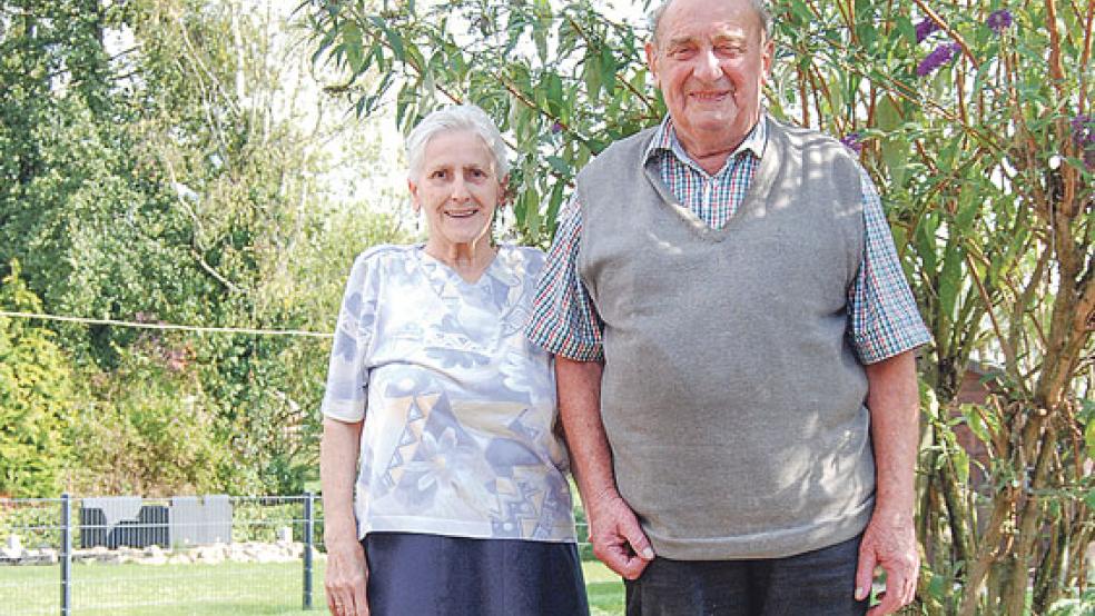 Charlotte und Rudolf Folten feiern heute in Jemgum ihre Diamantene Hochzeit. © Foto: Hoegen