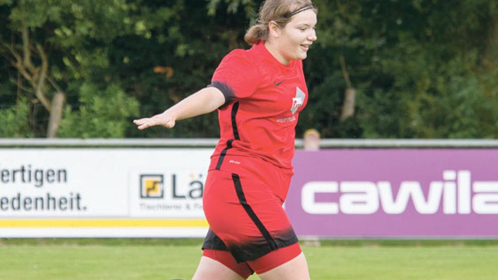Annika Hüncke rettete mit ihrem Doppelpack dem SV Ems den Sieg. © Foto: RZ-Archiv