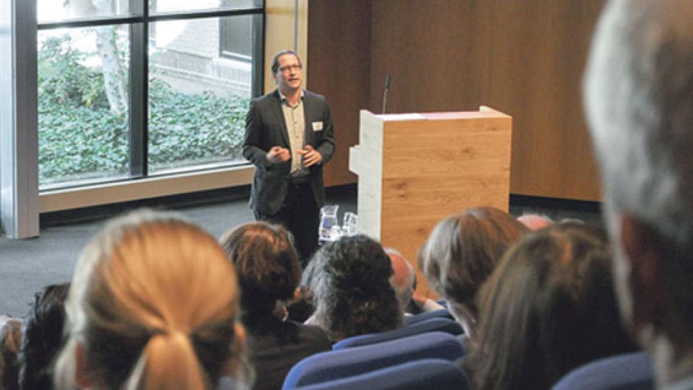 Dr. Jochen Mierau begeisterte die Zuhörer mit einem interessanten Vortrag, in dem er deutlich machte, wie wichtig die grenzübergreifende Zusammenarbeit ist. © Foto: EDR