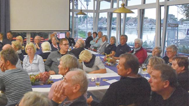 »Ein sehr maritimes Treffen von Seglern«