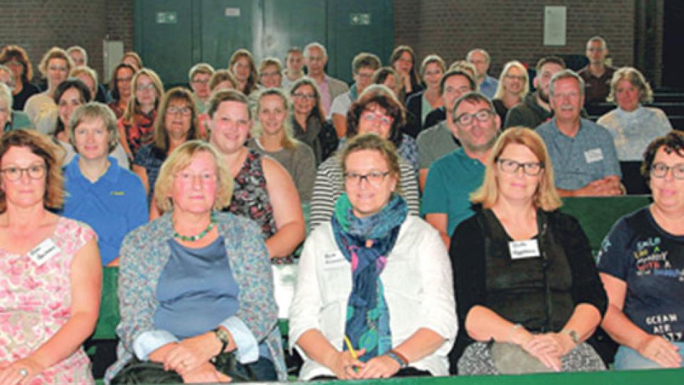 In der Pauluskirche in Emden trafen sich Beschäftigte des evangelisch-lutherischen Kirchenkreises Emden-Leer zur Mitarbeiterversammlung. © Foto: Dübbel (Kirche)