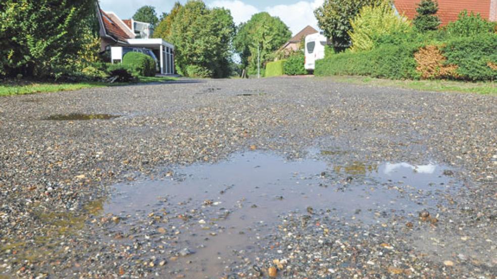 Der Achterweg in Bunde soll ab Oktober ausgebaut werden. Dagegen regt sich Protest.  © Foto: Boelmann