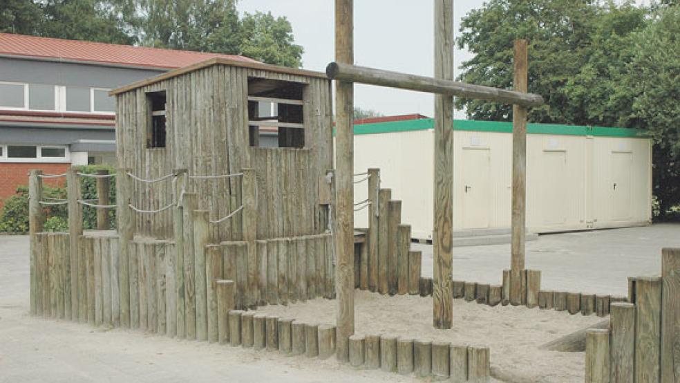 Mensa und Werkraum der Grundschule in Holthusen sind derzeit in Containern untergebracht. Die SPD-Fraktion im Rat der Stadt sieht die Container-Nutzung nicht als Dauerlösung an. © Foto: Szyska