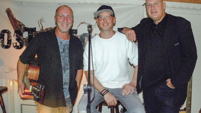 Drei Männer, drei Gitarren und zwei Stimmen