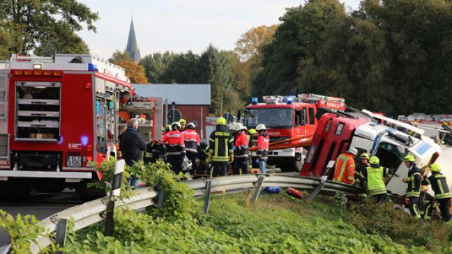 Lkw-Fahrer bei Unfall schwer verletzt
