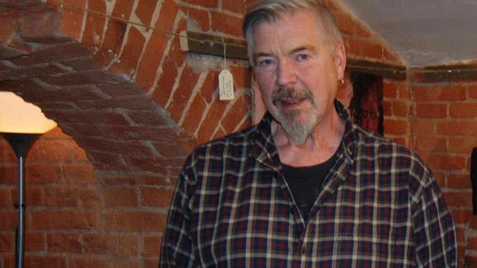 Norbert Willms stellt am Sonntag wieder seine Kunstwerke in seinem Atelier-Gewölbekeller an der Ledastraße aus. © Foto: Hoegen