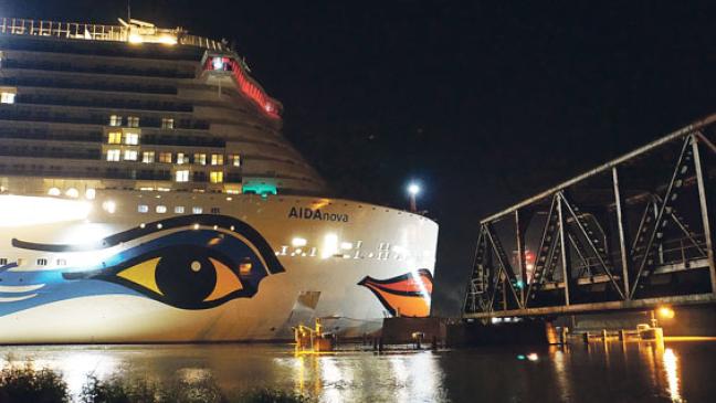 Luxusliner hat Ems-Brücken hinter sich gelassen