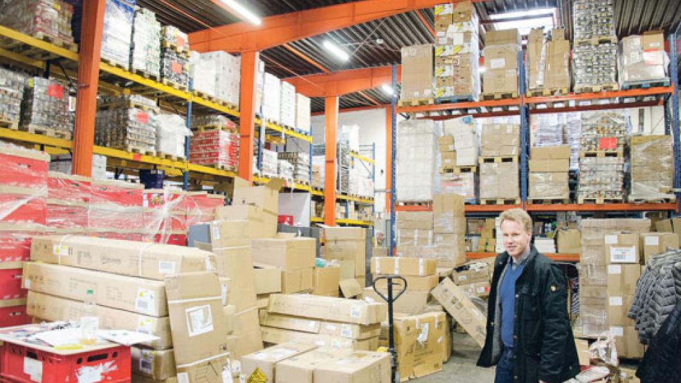 Schon jetzt bringt der Warenbestand das Unternehmen Haka oft an die Grenzen der Kapazitäten. Künftig will sich der Familienbetrieb mit Geschäftsführer Dennis Haken (Foto) nach RZ-Informationen neu ausrichten und auf die Warenverwertung konzentrieren. © Archivfoto: Hanken