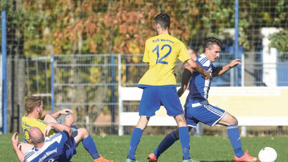 Während die einen noch am Boden liegen, ergreift Mirnes Ahmetovic die Initiative. © Foto: Bruins