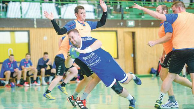Holthusen empfängt den Liga-Primus