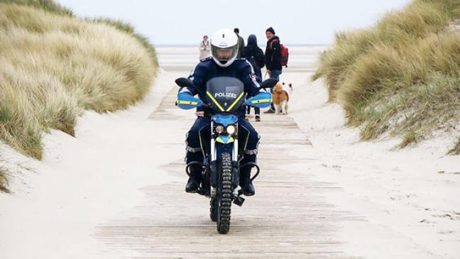 Polizei mit Strom auf Streife
