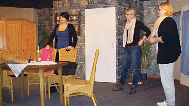 Bühne für neues Theaterstück steht