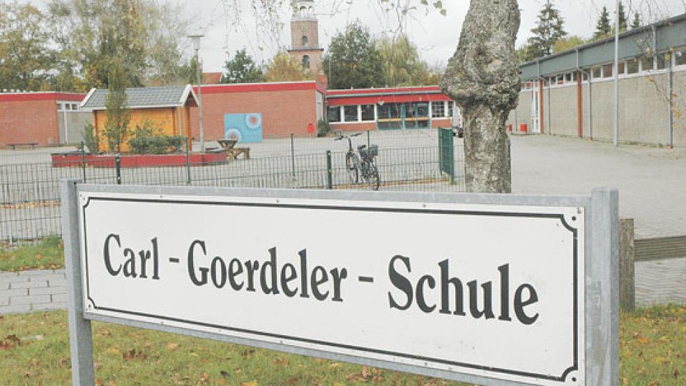 Die Carl-Goerdeler-Schule in Jemgum soll im kommenden Jahr umfassend saniert werden, die Bauarbeiten könnten in den Sommerferien beginnen. © Foto: Szyska