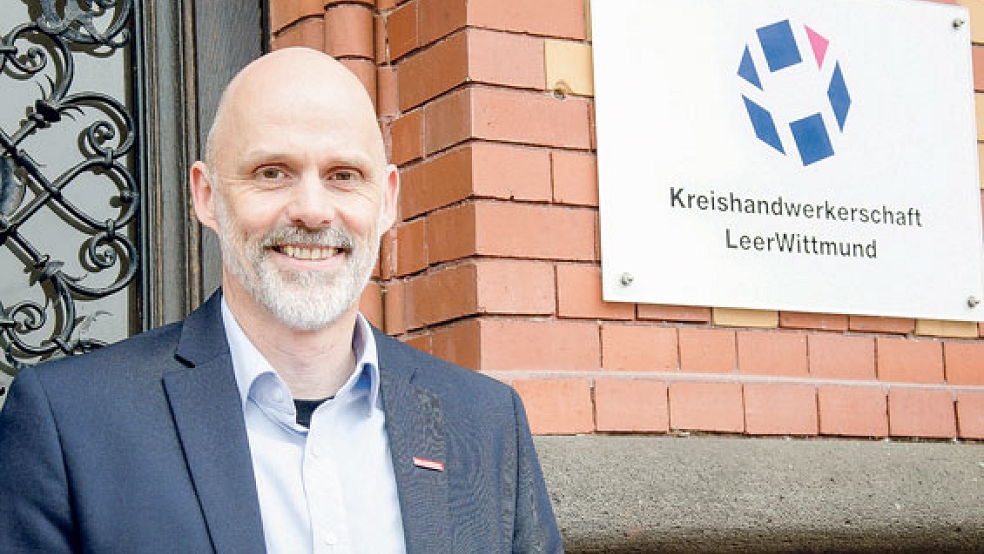 Seit dem 1. Oktober ist der aus Weener stammende Thorsten Tooren neuer Geschäftsführer der Kreishandwerkerschaft LeerWittmund. © Foto: Hanken
