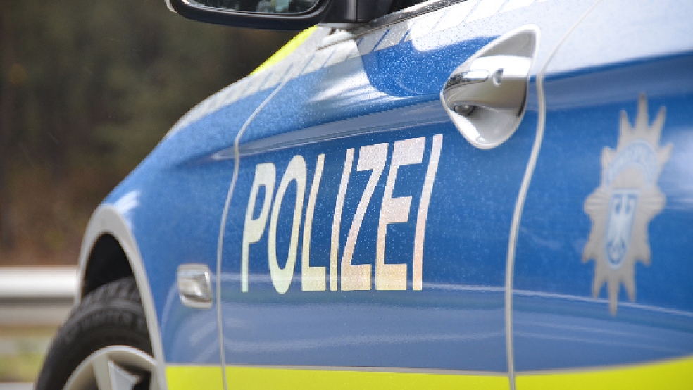 Zwei Leichtverletzte gab es gestern bei einem Unfall auf der Bundestraße 436 bei Ferstenborgum, die Polizei war vor Ort im Einsatz. © Foto: Archiv