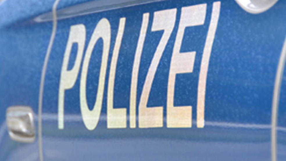 Die Polizei sucht Zeugen, die sachdienliche Angaben zu einem Verkehrsunfall auf der B 436 in Weener-Vorwerk machen können. © Foto: Polizei