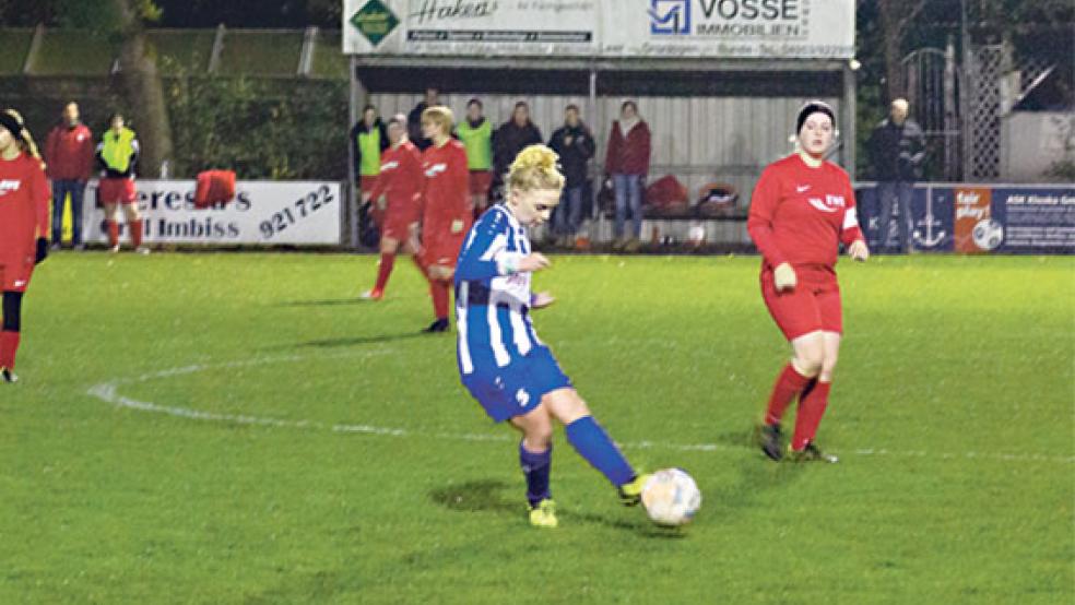 Michelle Frey war mit vier Toren maßgeblich am 9:0-Erfolg ihrer Möhlenwarferinnen beteiligt.  © Foto: Ostendorp