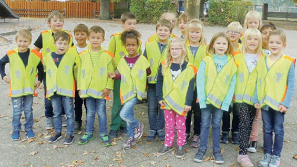 Bestens ausgestattet sind die Erstklässler der Grundschule Möhlenwarf - damit sie im Dunkeln nicht übersehen werden. © Foto: Grundschule Möhlenwarf