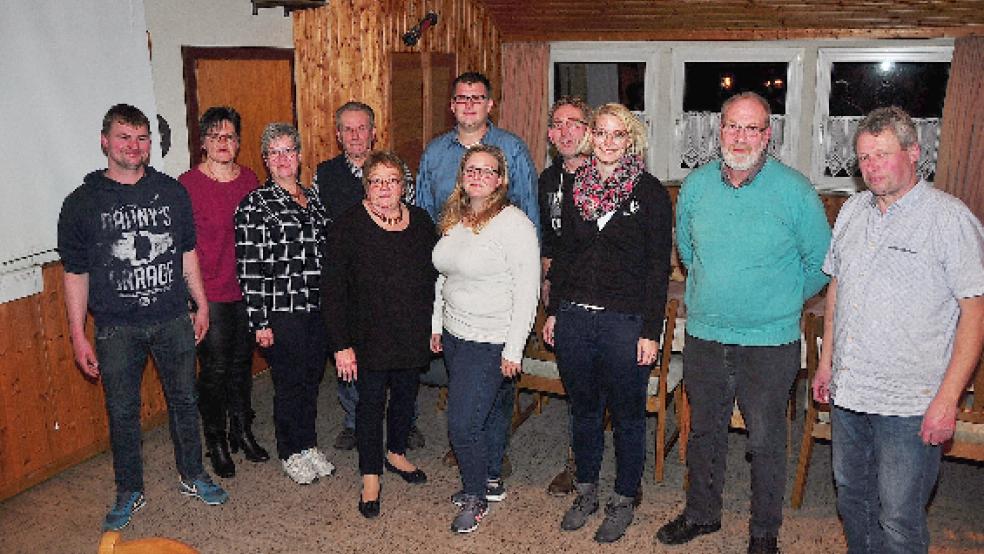 Abordnungen der Theatergruppen aus dem Rheiderland haben sich jetzt im Versammlungsraum der Feuerwehr in Weener getroffen. © Foto: Wolters