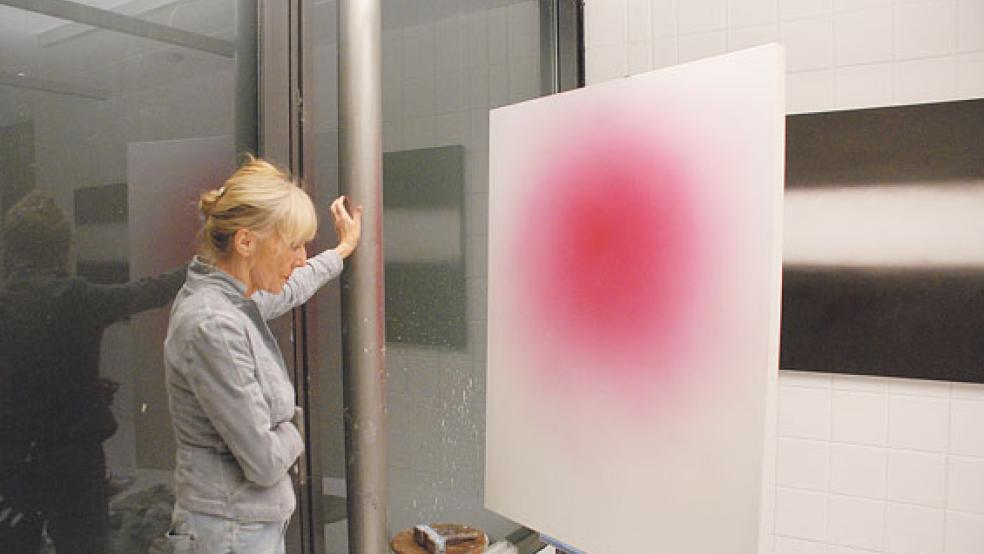 »Himmel vom 16.09.2013, 19:18 Uhr« ist ein aktuelles Ölgemälde von Elisabeth Tatenberg und gehört als Nummer »V« zu einem sechsteiligen Bilderzyklus.  © Foto: Kuper