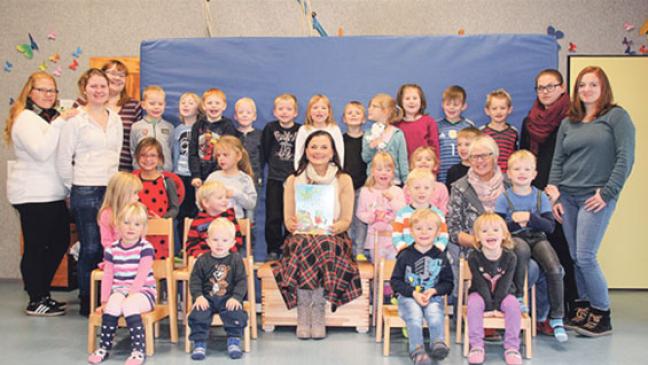 Connemann liest Geschichte vom Drachenbaby