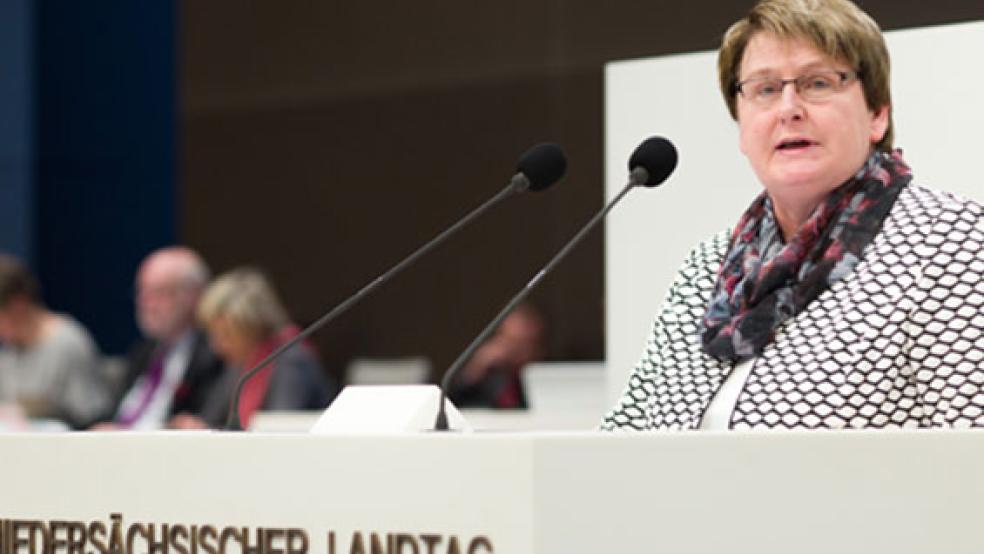 Die SPD-Landtagsabgeordnete Johanne Modder weist auf ein Programm zur Sanierung von Sportstätten hin. © Foto: SPD