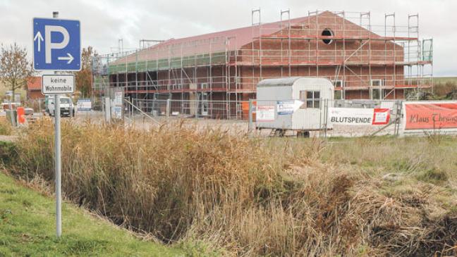 Mehrzweck-Gebäude »im Zeit- und auch im Kostenplan«