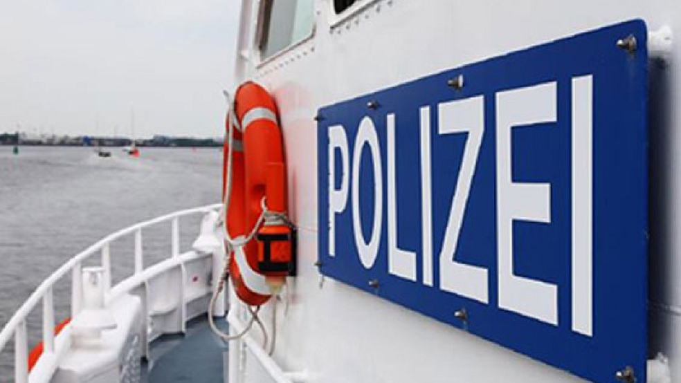 Die Wasserschutzpolizei Emden fertigte eine Ordnungswidrigkeitenanzeige an. © Symbolfoto: Polizei