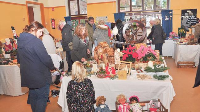 Viele fleißige Hände bereicherten den Kinderschutz-Basar