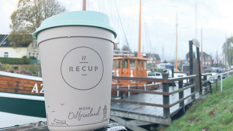 Chic, nützlich und ein Beitrag zum Umweltschutz: Der Ostfrieslandbecher startet jetzt in der Region durch. © Foto: privat