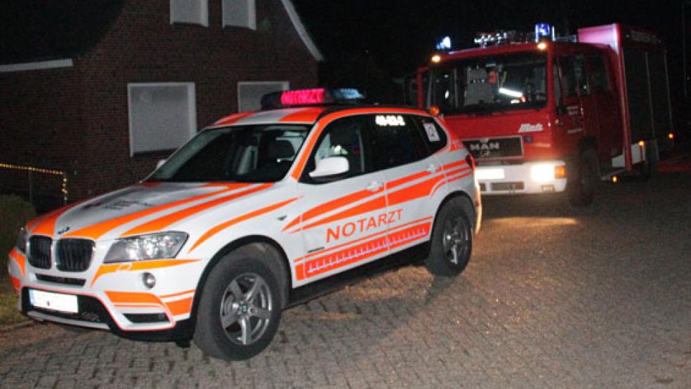 Die Feuerwehr öffnete in Holthusen wegen eines medizinischen Notfalls eine Haustür. © Foto: Rand (Feuerwehr)