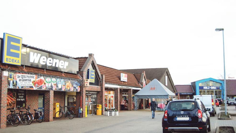 Edeka und Aldi an der Neuen Feldstraße wollen erweitern, für Holz + Bau geht es um neue Lagerflächen. © Foto: Hoegen