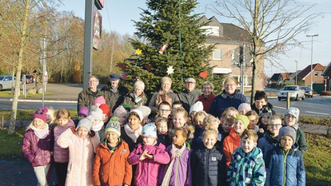 Grundschüler läuten in Möhlenwarf die Adventszeit ein