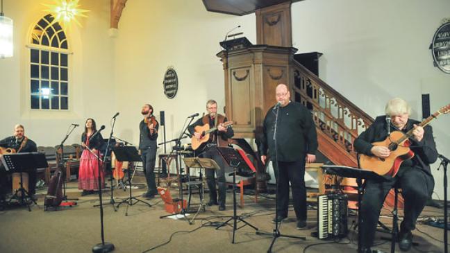 Möhlenwarfs Gotteshaus wurde zur klangvollen Lüchterkark