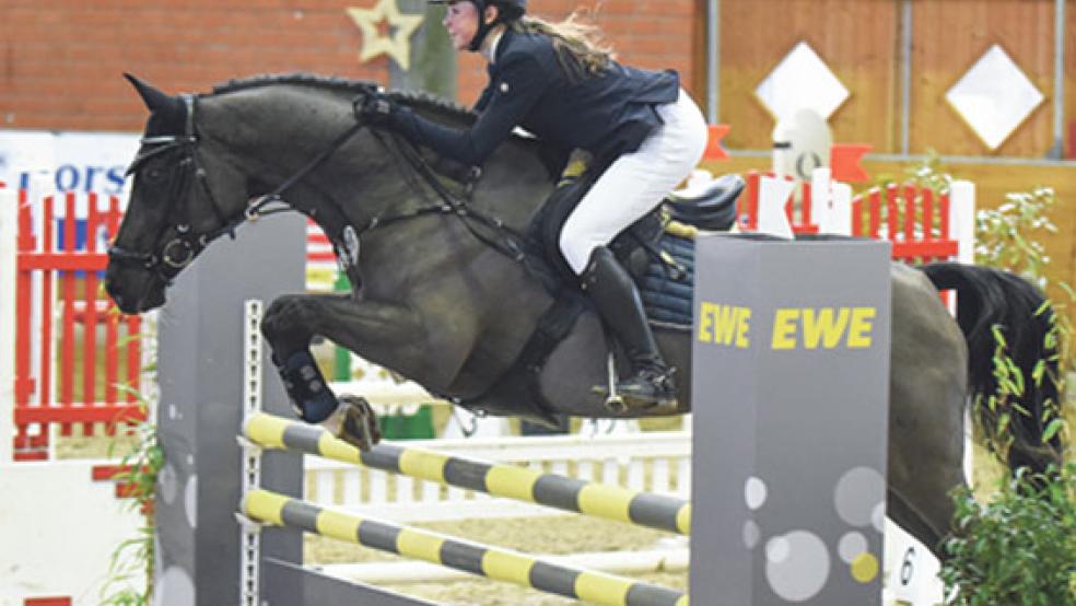 Die erfolgreichste Ostfriesin beim Springfestival im RTC Ostfriesland war am Wochenende die 16-jährige Janne Visscher.  © Fotos: Gleich