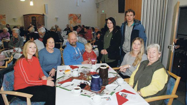 Festliche Adventsfeier mit mehr als 200 Besuchern